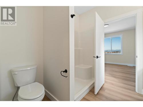 1840 10 Street Sw Unit# 21, Salmon Arm, BC - Indoor Photo Showing Bathroom