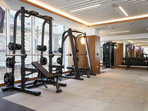 Exercise room - 902-1180 Rue De Bleury, Montréal (Ville-Marie), QC - Indoor Photo Showing Gym Room