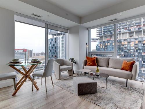 Salon - 902-1180 Rue De Bleury, Montréal (Ville-Marie), QC - Indoor Photo Showing Living Room