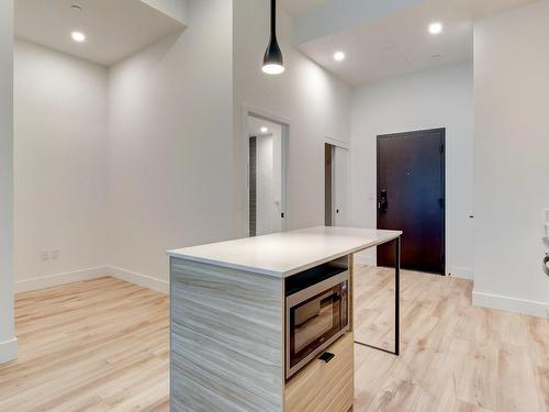 Kitchen - 2603-1180 Rue De Bleury, Montréal (Ville-Marie), QC - Indoor Photo Showing Other Room