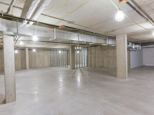 Commerce - Ss1-520 Rue St-Charles O., Longueuil (Le Vieux-Longueuil), QC - Indoor Photo Showing Basement