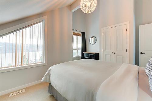 #487 7030 Terazona Drive,, Kelowna, BC - Indoor Photo Showing Bedroom