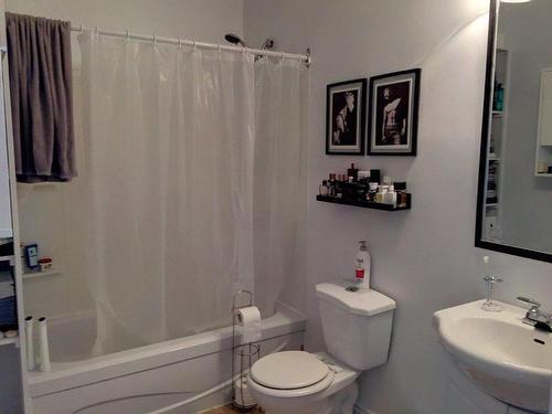 Salle de bains - 129 Route De La Rivière, Port-Daniel/Gascons, QC - Indoor Photo Showing Bathroom