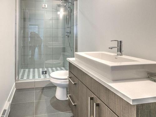 Salle de bains - 2201-1225 Boul. Robert-Bourassa, Montréal (Ville-Marie), QC - Indoor Photo Showing Bathroom