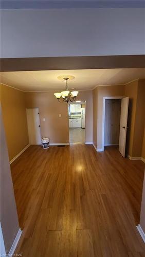 5655 Slater Avenue, Niagara Falls, ON - Indoor Photo Showing Other Room