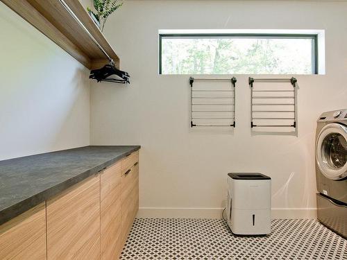 Salle de lavage - 1034 Rue Alexandre-Dumas, Sherbrooke (Les Nations), QC - Indoor Photo Showing Laundry Room