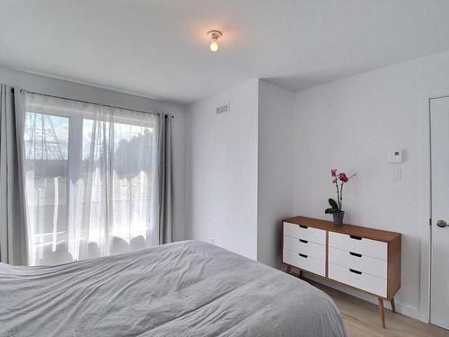 Chambre Ã  coucher principale - 128 Rue Des Tourterelles, Val-D'Or, QC - Indoor Photo Showing Bedroom