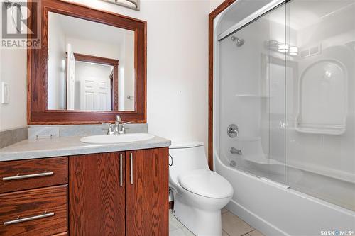 8018 Sherwood Place, Regina, SK - Indoor Photo Showing Bathroom