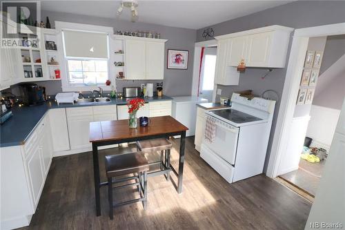 147 Route 776, Grand Manan, NB - Indoor Photo Showing Kitchen With Double Sink
