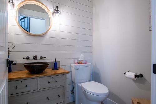 2993 Happy Valley Road, Rossland, BC - Indoor Photo Showing Bathroom