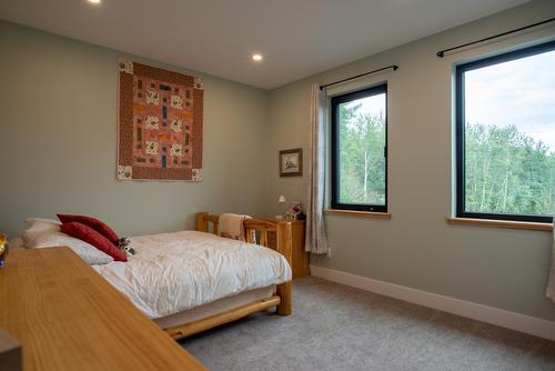 2993 Happy Valley Road, Rossland, BC - Indoor Photo Showing Bedroom