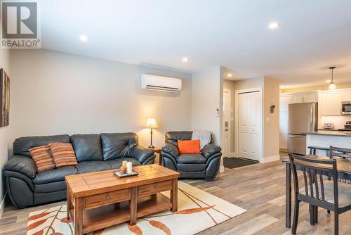 2993 Happy Valley Road, Rossland, BC - Indoor Photo Showing Living Room