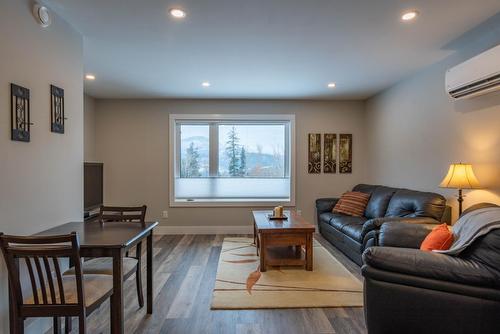 2993 Happy Valley Road, Rossland, BC - Indoor Photo Showing Living Room