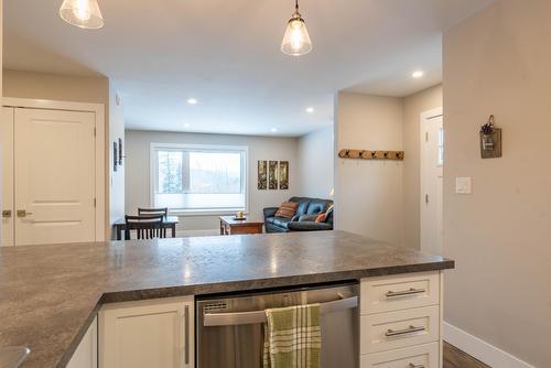 2993 Happy Valley Road, Rossland, BC - Indoor Photo Showing Kitchen