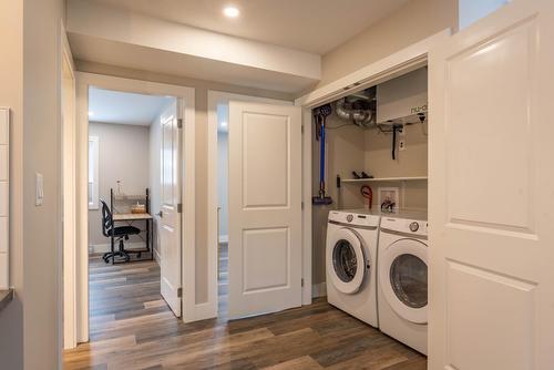 2993 Happy Valley Road, Rossland, BC - Indoor Photo Showing Laundry Room