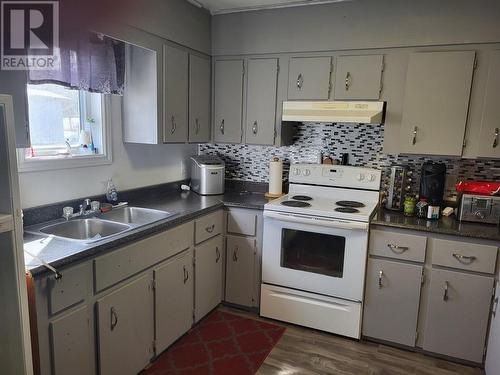 39 Jersey Avenue, Harbour Breton, NL - Indoor Photo Showing Kitchen With Double Sink