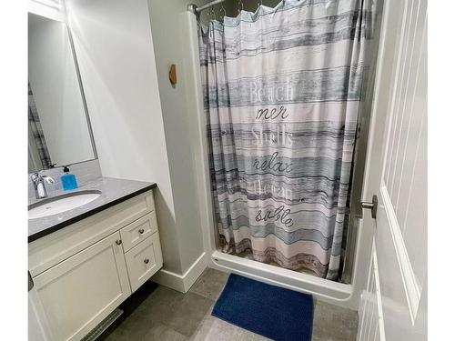 21-9624 Lakeshore Rd, Port Alberni, BC - Indoor Photo Showing Bathroom