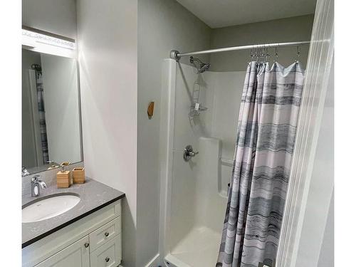 21-9624 Lakeshore Rd, Port Alberni, BC - Indoor Photo Showing Bathroom