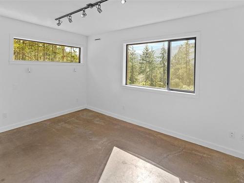 400 Baker Rd, Salt Spring, BC - Indoor Photo Showing Other Room