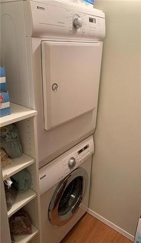 1 1103 3Rd Street S, Swan River, MB - Indoor Photo Showing Laundry Room