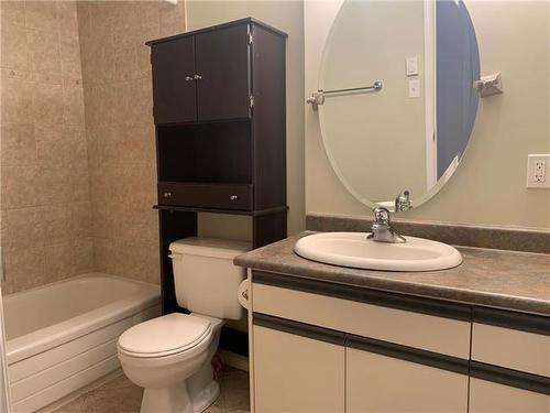 1 1103 3Rd Street S, Swan River, MB - Indoor Photo Showing Bathroom