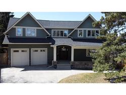 27 Rosery Place NW Calgary, AB T2K 1L3