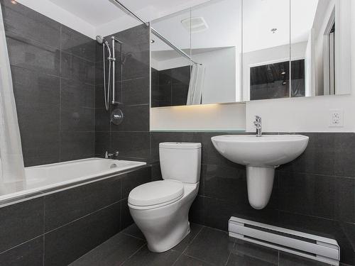 Salle de bains - 850-1414 Rue Chomedey, Montréal (Ville-Marie), QC - Indoor Photo Showing Bathroom