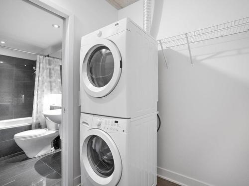 Salle de lavage - 950-1414 Rue Chomedey, Montréal (Ville-Marie), QC - Indoor Photo Showing Laundry Room