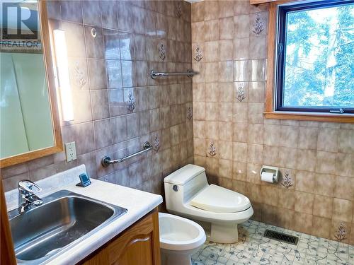 10 Dominican Drive, Sackville, NB - Indoor Photo Showing Bathroom