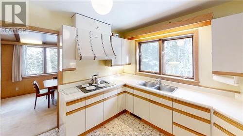 10 Dominican Dr, Sackville, NB - Indoor Photo Showing Kitchen With Double Sink