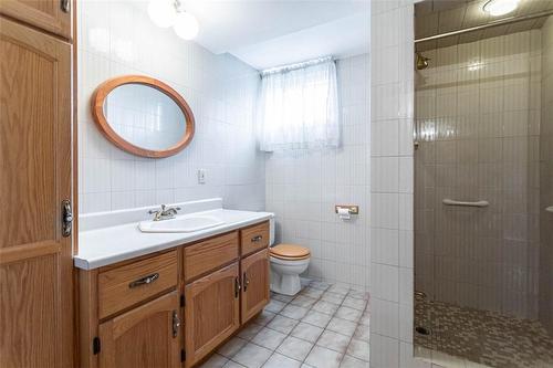 87 Jones Road, Stoney Creek, ON - Indoor Photo Showing Bathroom
