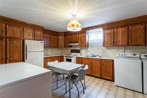 87 Jones Road, Stoney Creek, ON - Indoor Photo Showing Kitchen With Double Sink