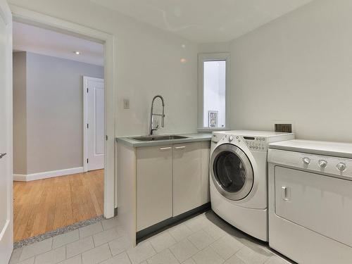 Laundry room - 2200 Rue Gardenvale, Saint-Bruno-De-Montarville, QC - Indoor Photo Showing Laundry Room