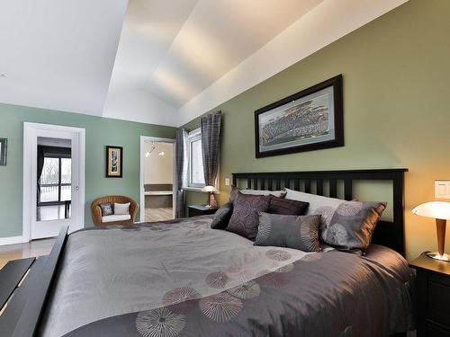 Master bedroom - 2200 Rue Gardenvale, Saint-Bruno-De-Montarville, QC - Indoor Photo Showing Bedroom