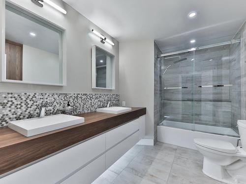 Bathroom - 2200 Rue Gardenvale, Saint-Bruno-De-Montarville, QC - Indoor Photo Showing Bathroom
