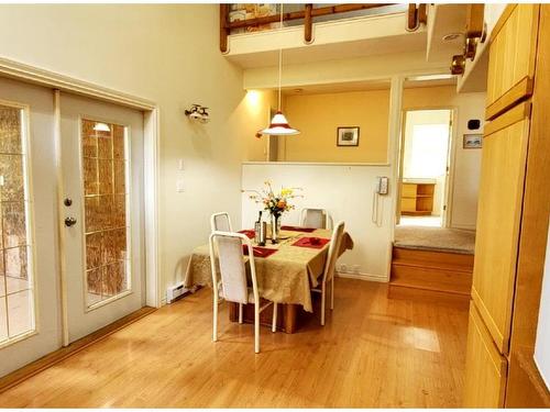 2639 Cherrier Rd, Quadra Island, BC - Indoor Photo Showing Dining Room