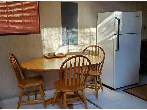 2639 Cherrier Rd, Quadra Island, BC - Indoor Photo Showing Dining Room