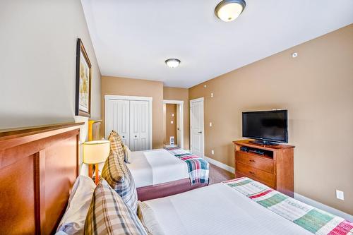 223 - 16310 Woolgar Road, Crawford Bay, BC - Indoor Photo Showing Bedroom