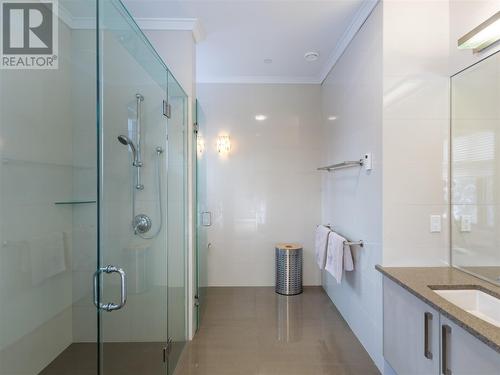 110 Arnica Lane, Silver Star, BC - Indoor Photo Showing Bathroom