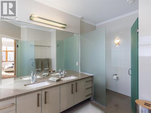 110 Arnica Lane, Silver Star, BC - Indoor Photo Showing Bathroom