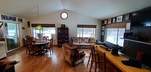 18950 North Fork Rd, Grand Forks, BC - Indoor Photo Showing Dining Room