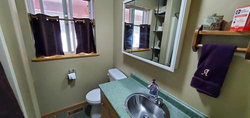 18950 North Fork Rd, Grand Forks, BC - Indoor Photo Showing Bathroom