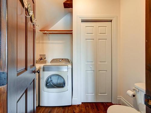 Salle de lavage - 3159 Rue De La Cachette, Sainte-Adèle, QC - Indoor Photo Showing Laundry Room