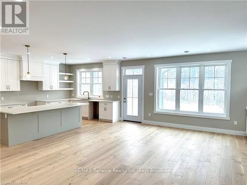 8 Thimbleweed Drive, Bluewater (Bayfield), ON - Indoor Photo Showing Kitchen