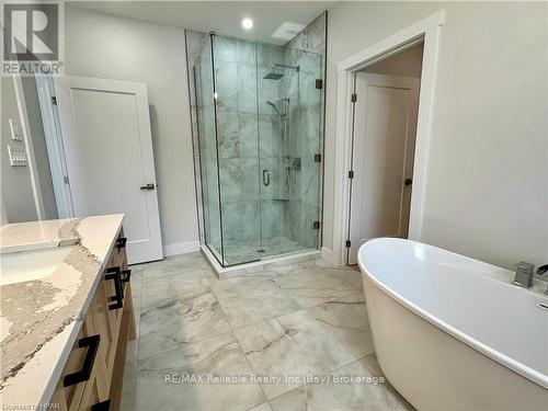 8 Thimbleweed Drive, Bluewater (Bayfield), ON - Indoor Photo Showing Bathroom