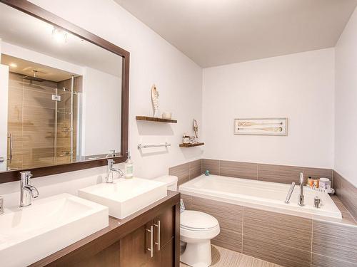 Salle de bains attenante Ã  la CCP - 407-3185 Boul. De La Gare, Vaudreuil-Dorion, QC - Indoor Photo Showing Bathroom
