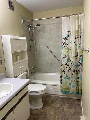 6 1103 3Rd Street S, Swan River, MB - Indoor Photo Showing Bathroom