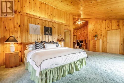 91 Jack'S Lake Road, Parry Sound Remote Area, ON - Indoor Photo Showing Bedroom