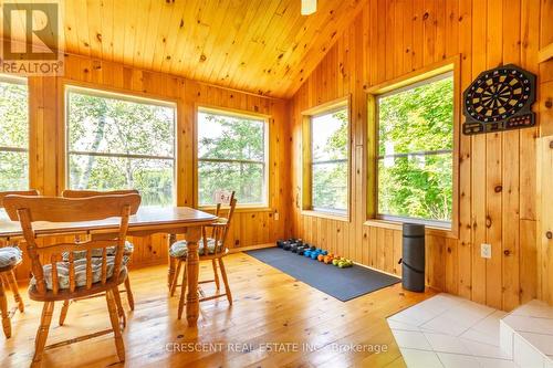 91 Jack'S Lake Road, Parry Sound Remote Area, ON - Indoor Photo Showing Dining Room