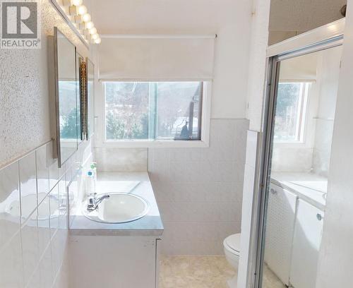 910 Graham Avenue, Quesnel, BC - Indoor Photo Showing Bathroom